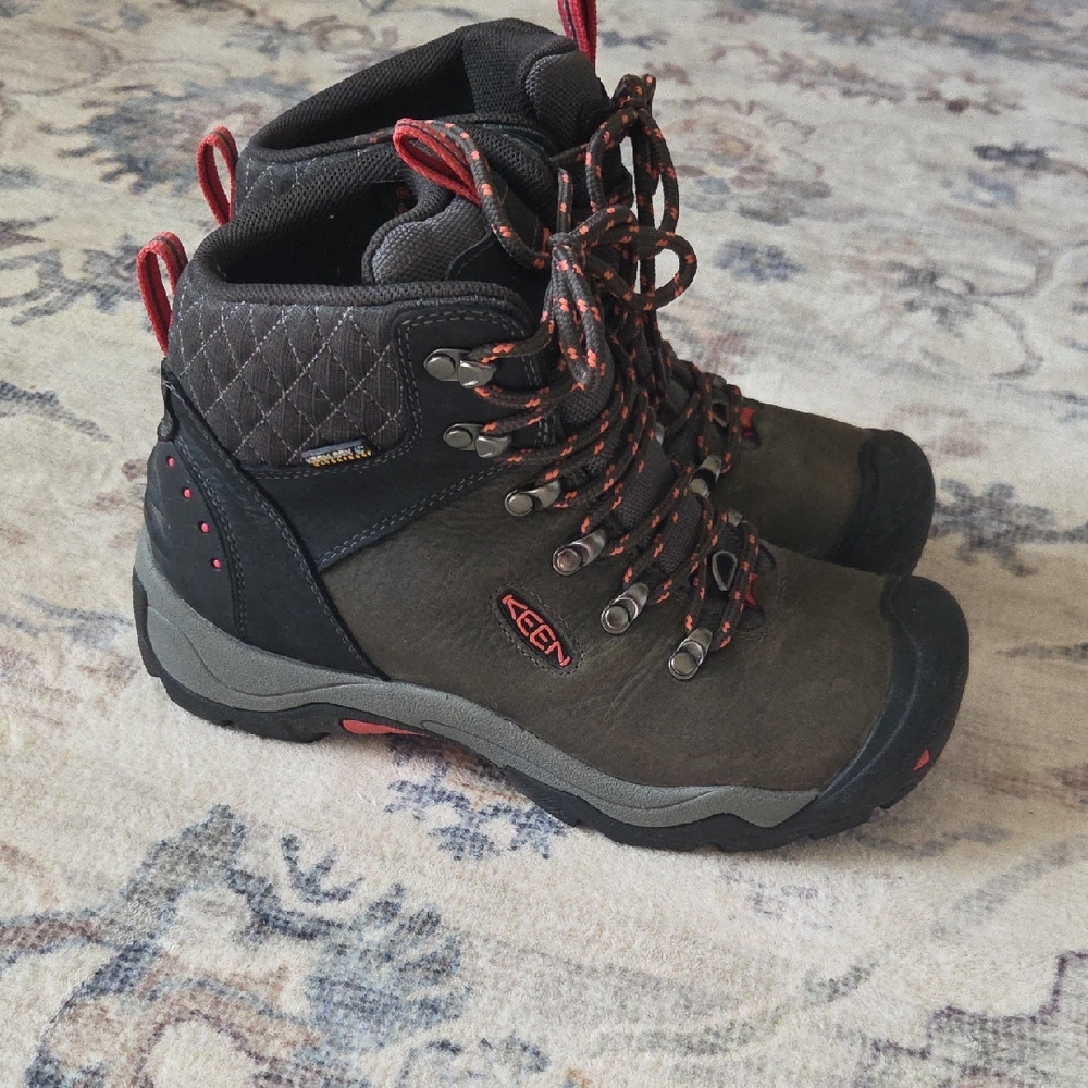 Keen Black and Red Outdoor Boots